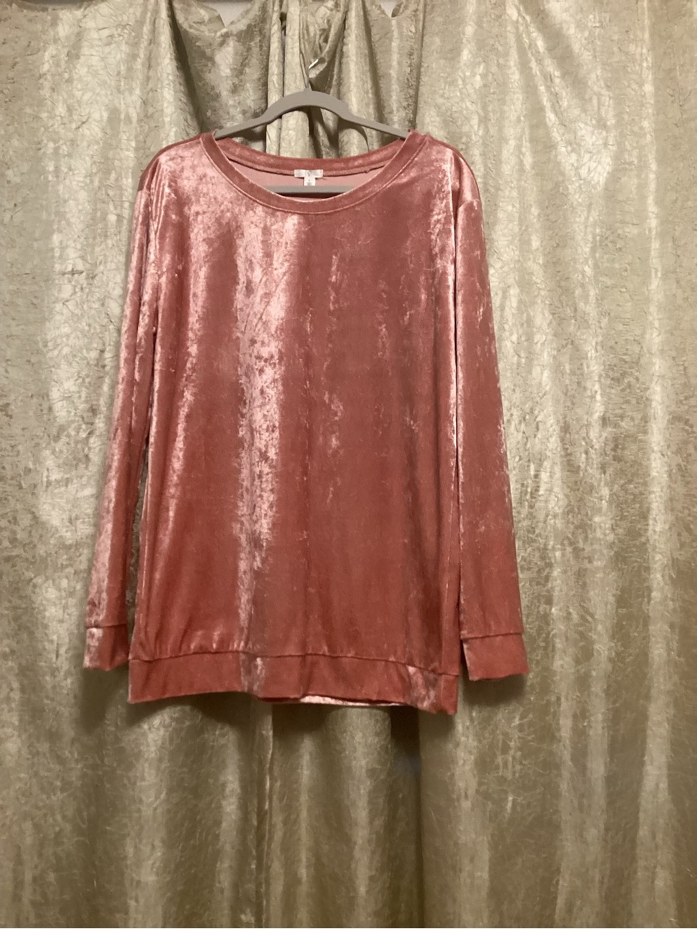 Rose Velvet BP Crewneck Pullover